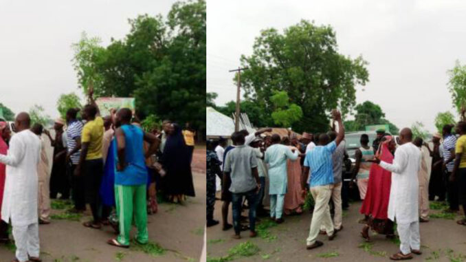 Tension As Angry Workers Block Nasarawa Deputy Governor’s Convoy Over Unpaid Salaries