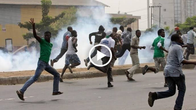 Tension As Hoodlums Invade Mile 12, Attack Residents (Video)